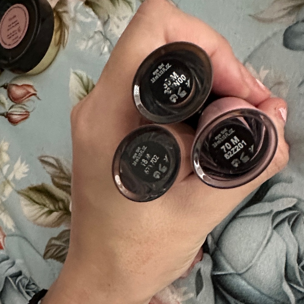 Eyeshadow Bundle - Picture 4 of 6